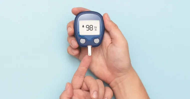Sinais de diabetes podem surgir primeiro na boca; entenda