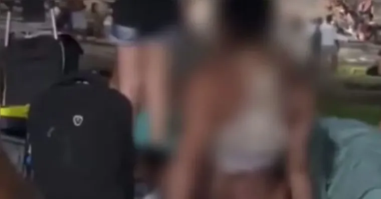 Casal é abordado pela PM durante ato sexual em praia no Rio