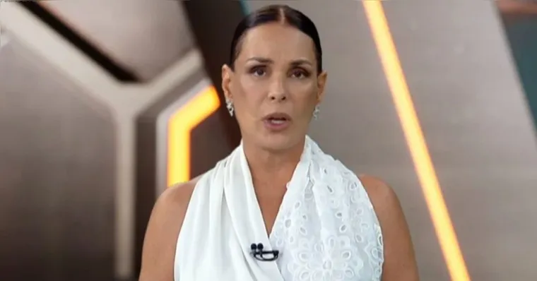 Carolina Ferraz manda recado após deixar 'Domingo Espetacular'