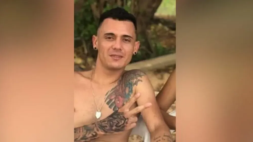 Glaydson Sanches teria discutido com um homem momentos antes de ser assassinado na feira Fotos: rede social