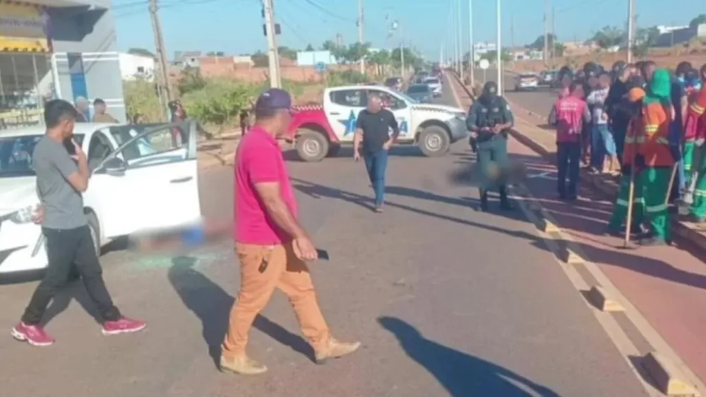 O casal estava em um carro quando foi abordado pelo atirador Foto: Divulgação