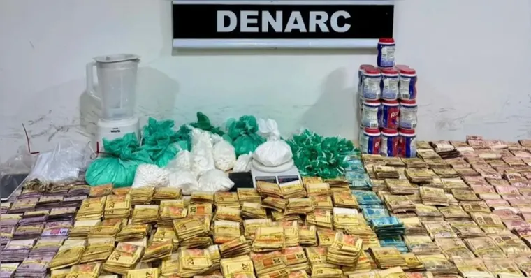 Parte da droga e do dinheiro apreendidos oriundos do tráfico | Divulgação/PC