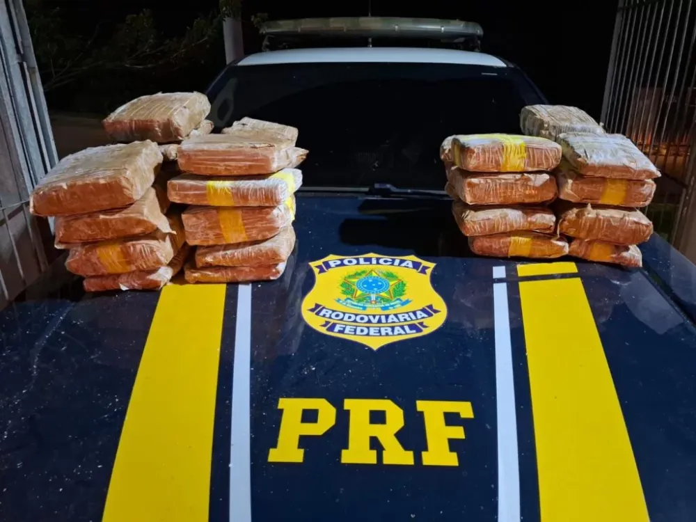 Maconha foi localizada pela PRF em uma abordagem de rotina/ Foto: Divulgação