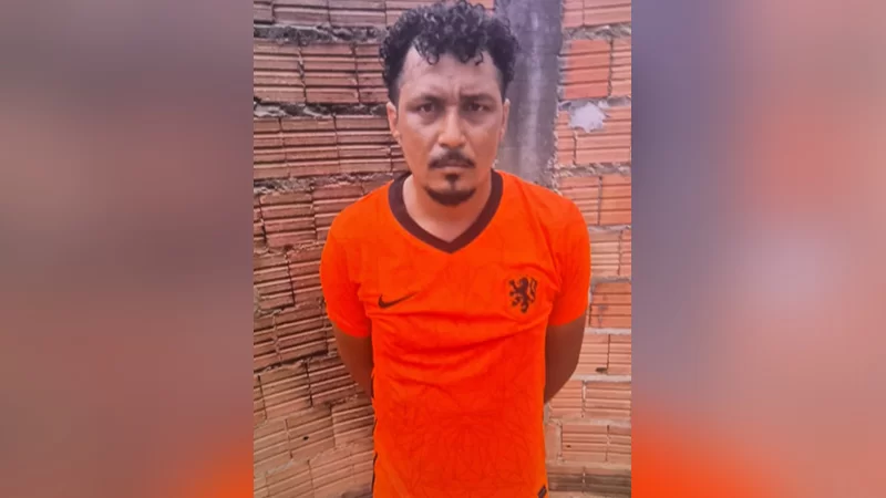 Fábio foi preso pela Polícia Militar em posse de um facão/ Foto: Divulgação