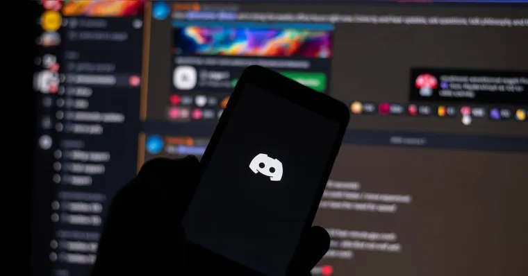 Adolescente é apreendido sob suspeita de crimes contra crianças no Discord.
