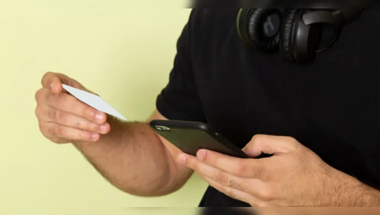 Cuidado! Golpe do falso app redireciona transferência via Pix